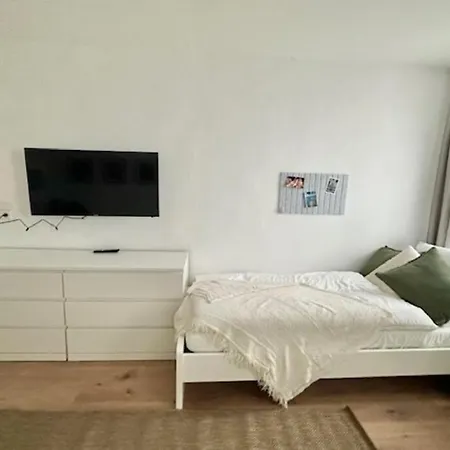 Arbio Monteurzimmer Tremmen Parking Included קצין