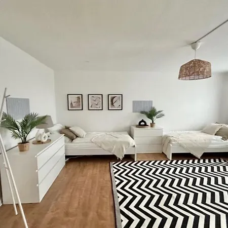 Arbio Monteurzimmer Tremmen Parking Included